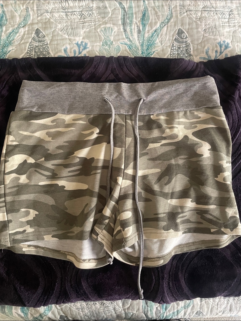 Source Unknown Olive Green Camo Athletic Shorts with Gray Waistband